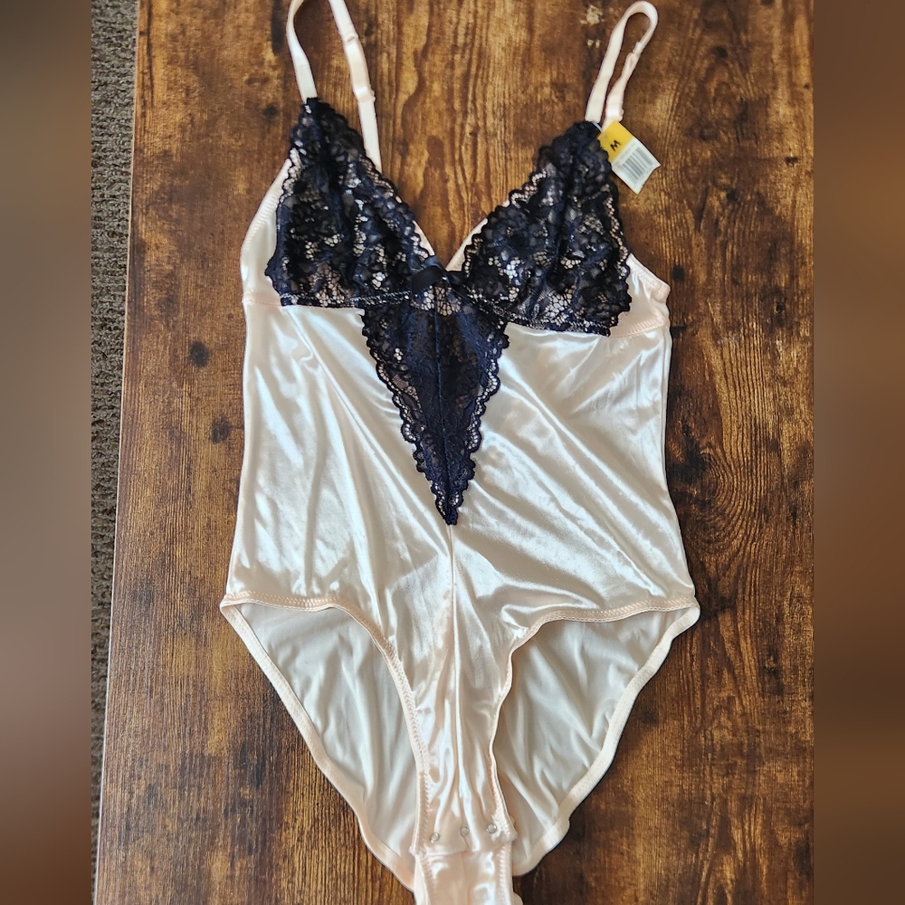 Vintage Passion Forever Bodysuit Lingerie, Medium Black Lace